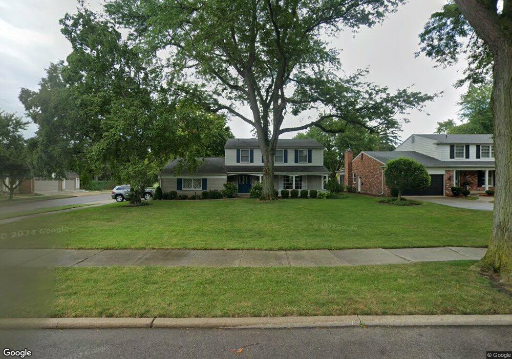 676 Lakepointe St, Grosse Pointe Park, MI 48230 - photo 1