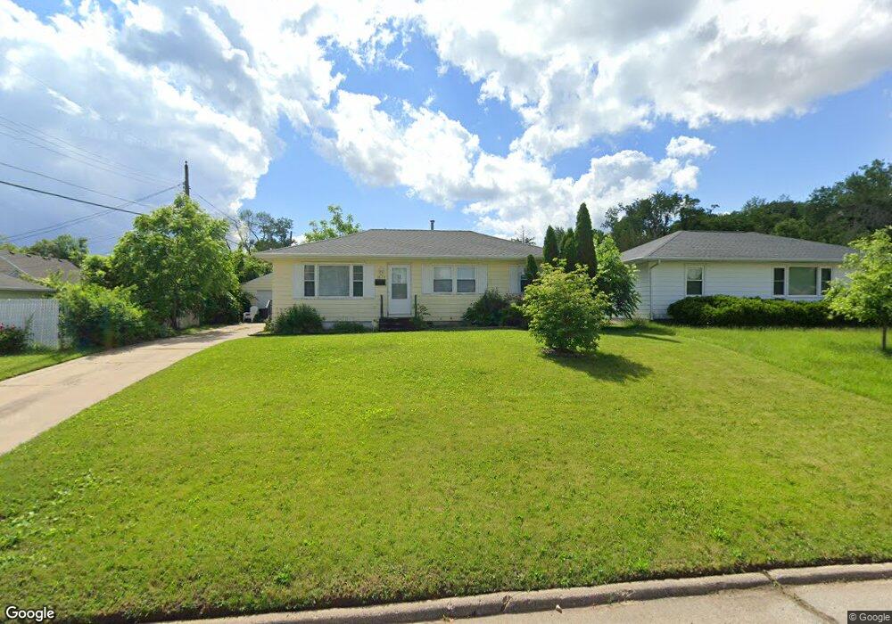 1620 10th St NW, Cedar Rapids, IA 52405 - photo 1