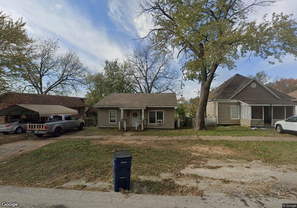 306 S Vine Ave, Cleveland, OK 74020 - photo 1