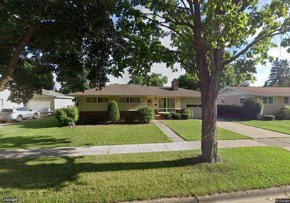 405 N 3rd St, La Crescent, MN 55947 - photo 1