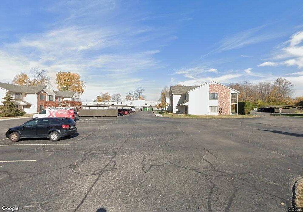 30160 Hidden Pines Ln, Roseville, MI 48066 - photo 1