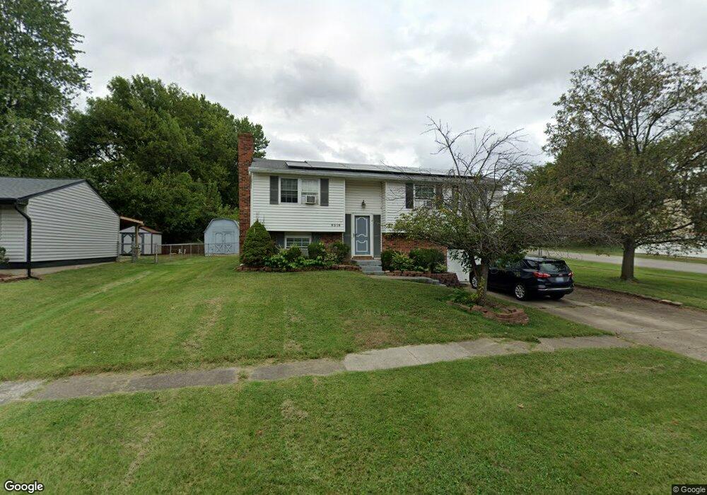 8218 Roseborough Rd, Louisville, KY 40228 - photo 1