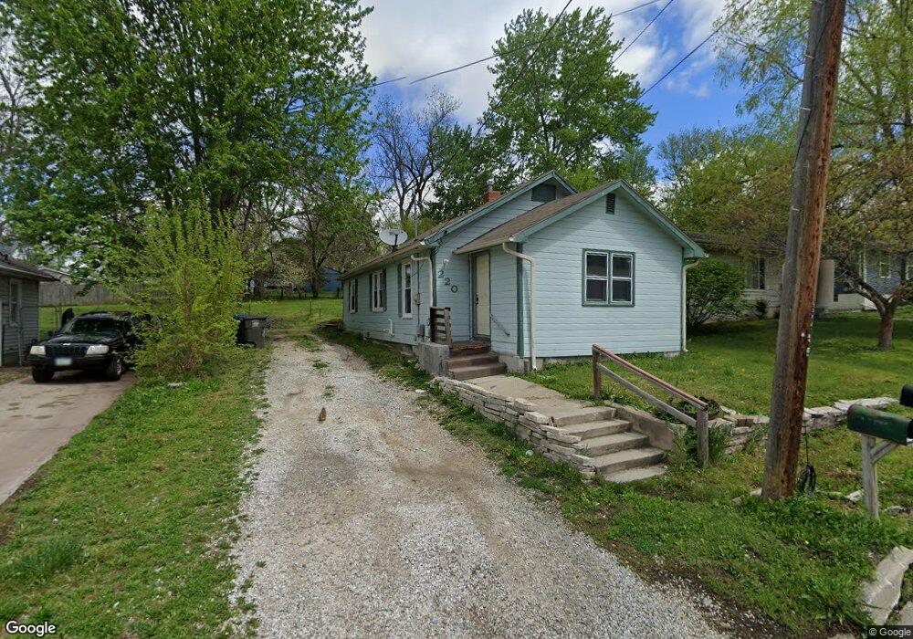 220 E Diehl Ave, Des Moines, IA 50315 - photo 1