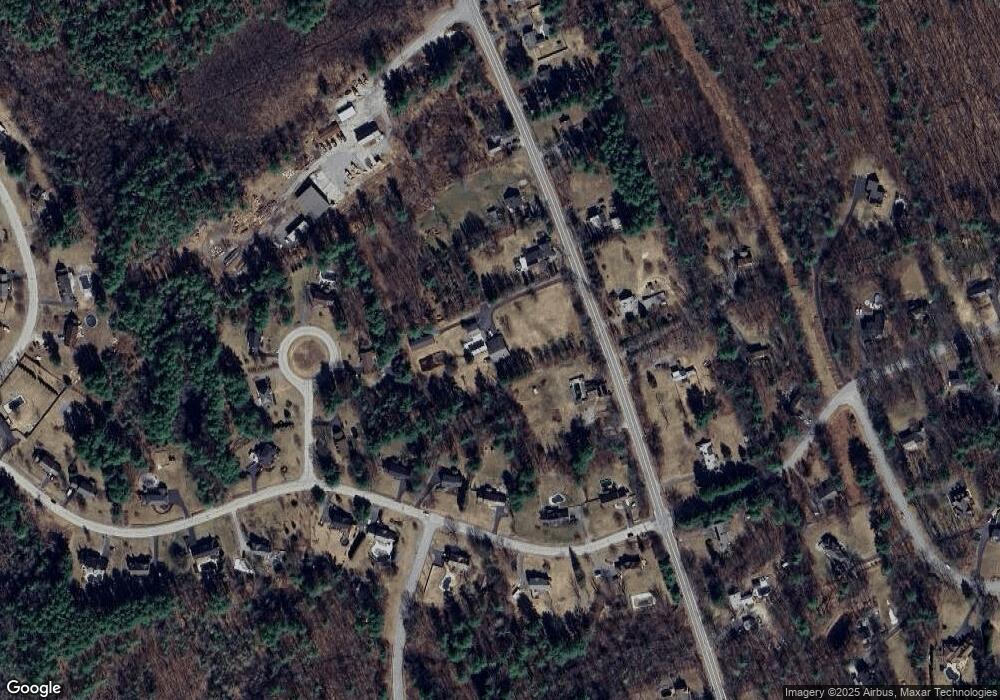 461 Mammoth Rd, Londonderry, NH 03053 - photo 1