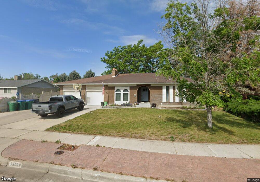 7908 Pinewood Dr, Sandy, UT 84094 - photo 1