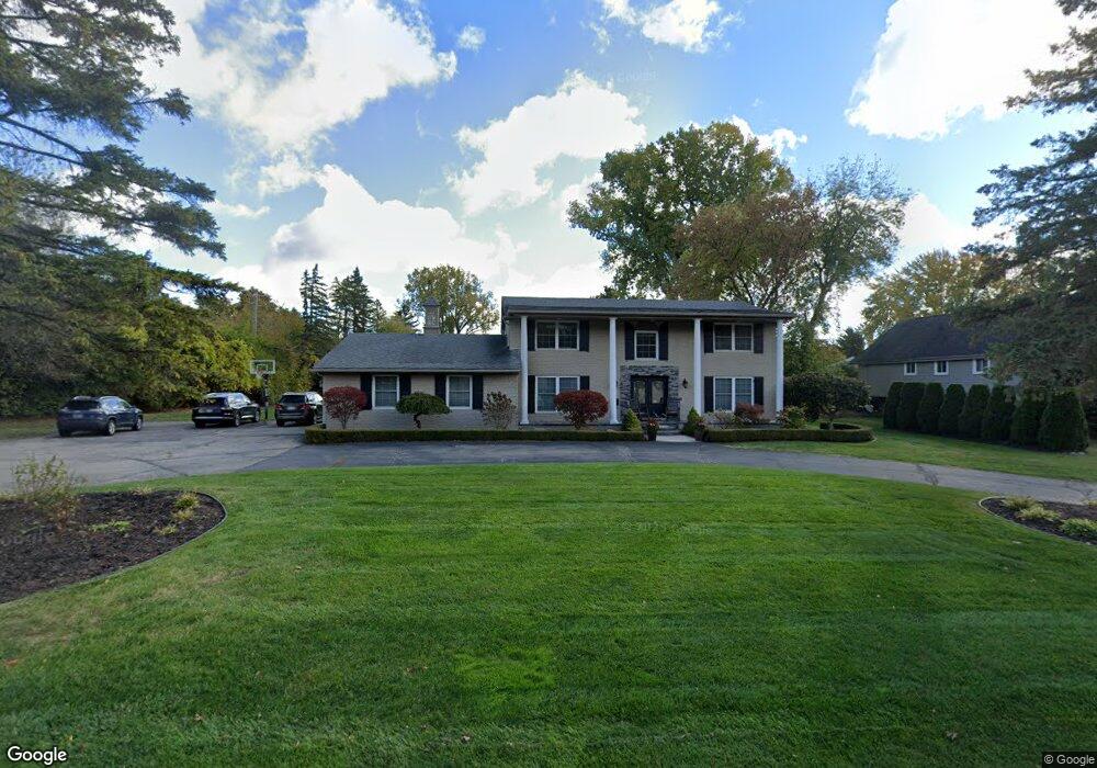 1526 Ardmoor Dr, Bloomfield Hills, MI 48301 - photo 1