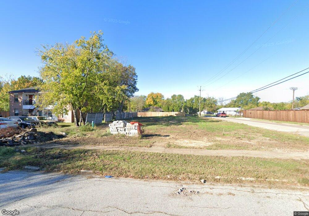 301 SW 6th St, Grand Prairie, TX 75051 - photo 1