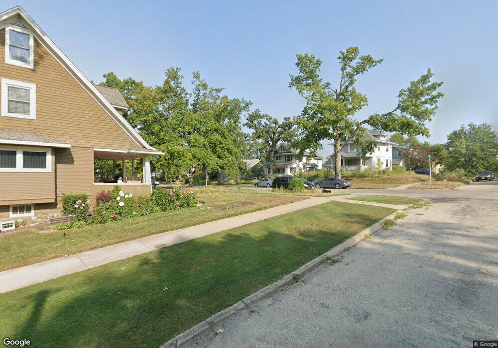 1942 4th Ave SE, Cedar Rapids, IA 52403 - photo 1