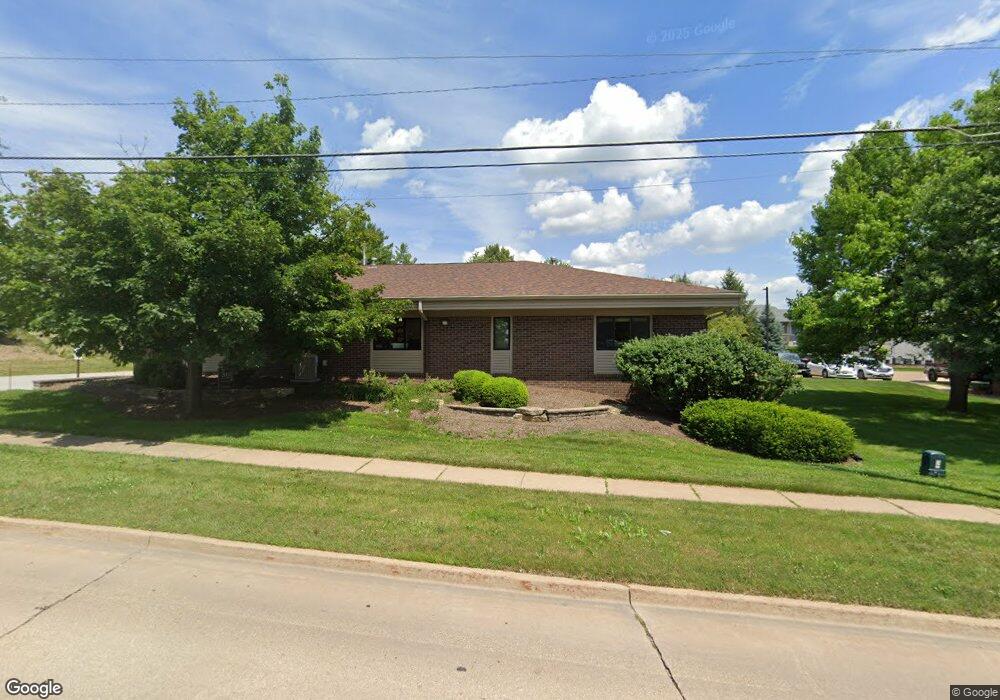 2420 E 51st St unit E, Davenport, IA 52807 - photo 1