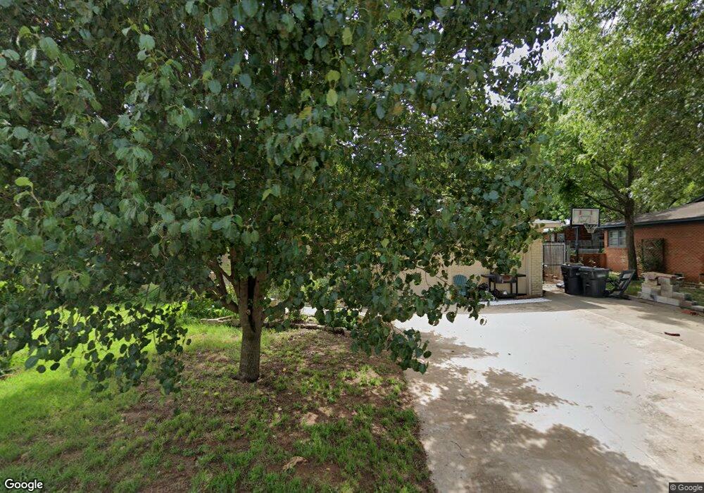 1102 Circle Dr, Ardmore, OK 73401 - photo 1