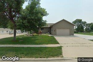 801 W 2nd Ave, Lennox, SD 57039