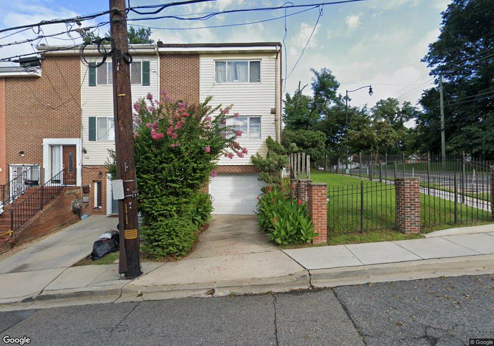 5542 Hunt Place NE, Washington, DC 20019 - photo 1