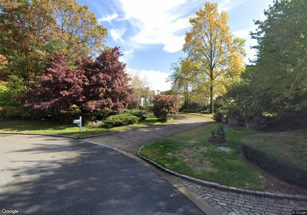 21 Windsor Dr, Old Westbury, NY 11568 - photo 1