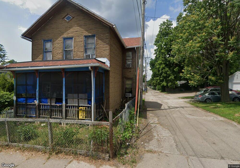 712 N Marquette St, Davenport, IA 52802 - photo 1