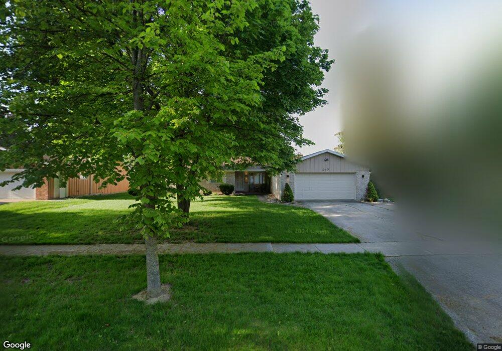 317 Nickless St, Frankenmuth, MI 48734 - photo 1