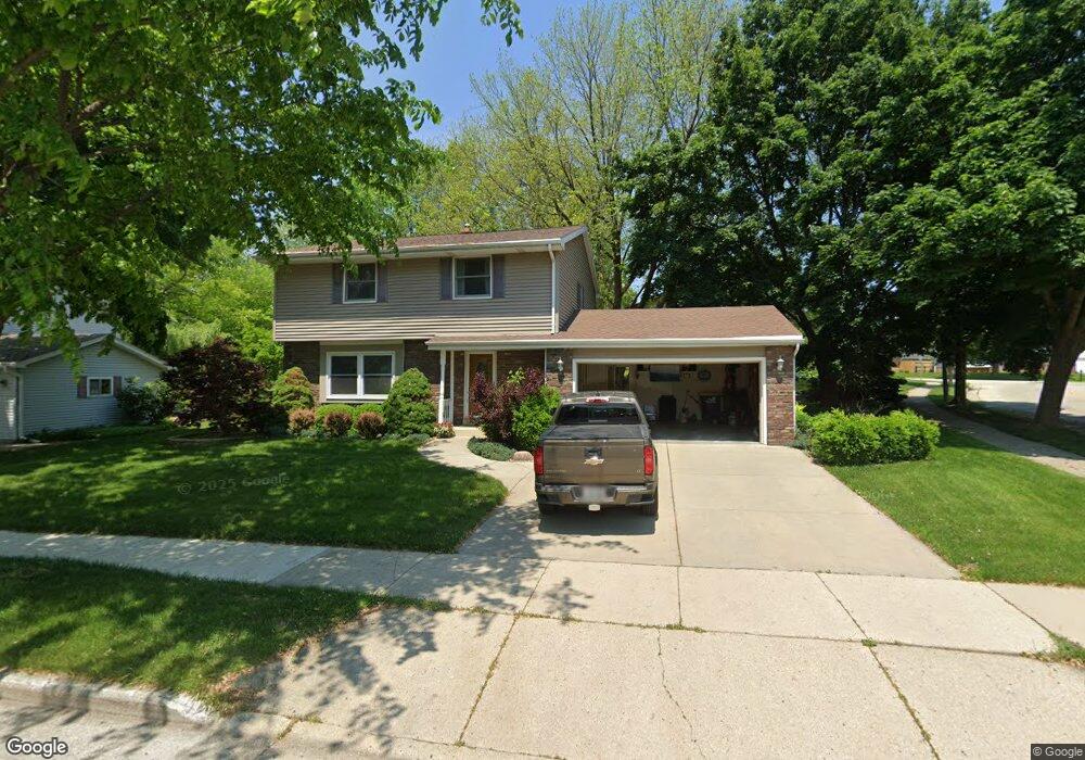 2172 Empire Dr, Waukesha, WI 53186 - photo 1