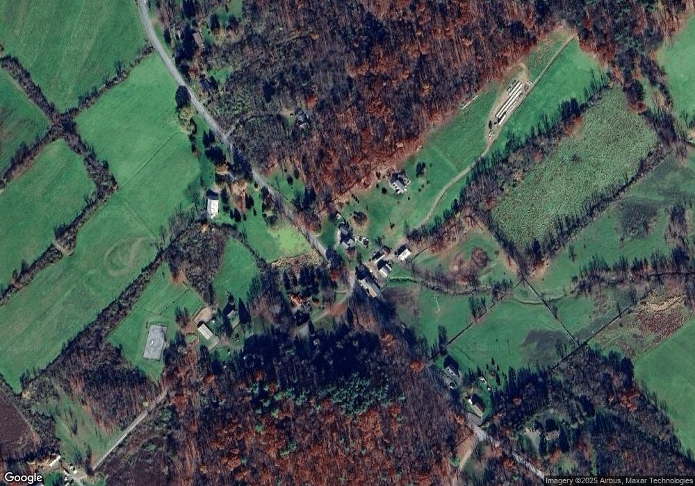 528 Spring Hill Dr, Falls, PA 18615 - photo 1