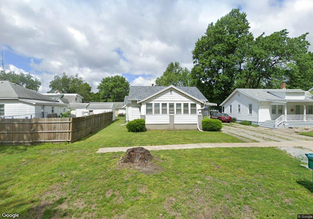 809 N 10th St, Mattoon, IL 61938 - photo 1