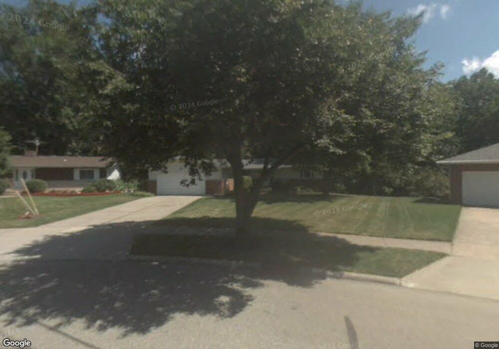 29520 Valley View Dr, Wickliffe, OH 44092 - photo 1