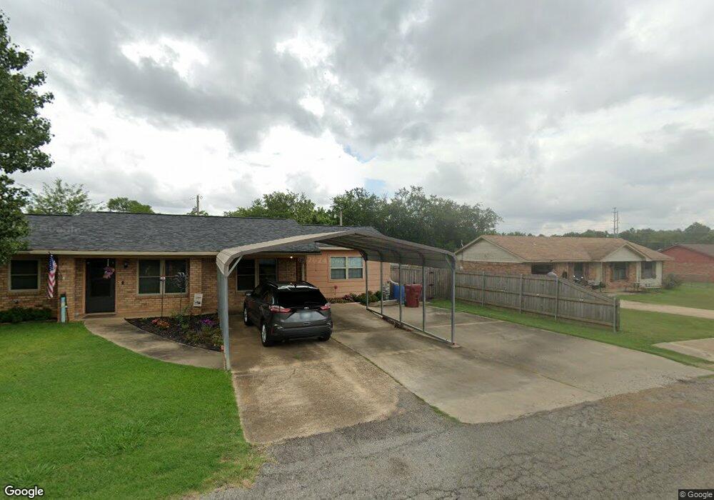 1218 N B St, Hugo, OK 74743 - photo 1