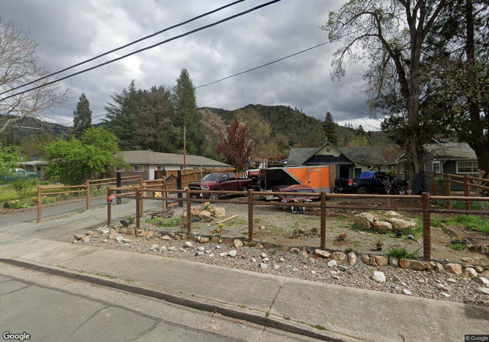 964 1/2 NE 11th St, Grants Pass, OR 97526 - photo 1