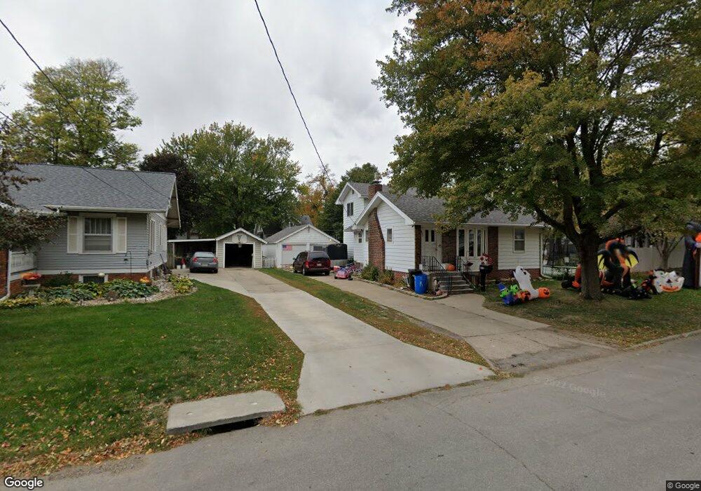 413 W 8th St S, Newton, IA 50208 - photo 1