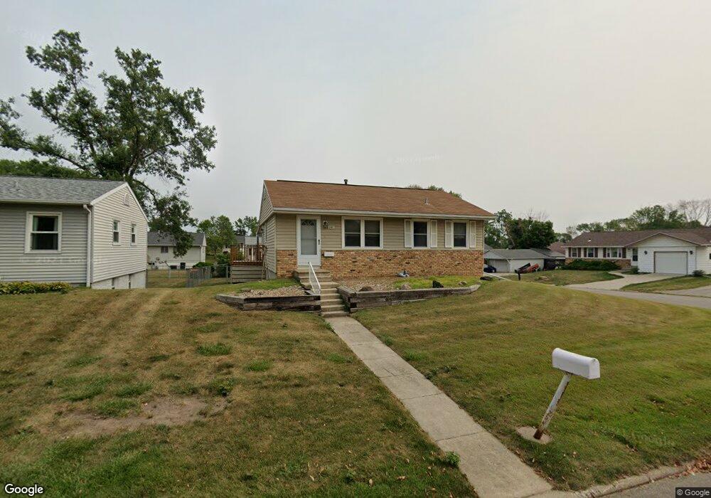 3102 Bayberry Dr SW, Cedar Rapids, IA 52404 - photo 1