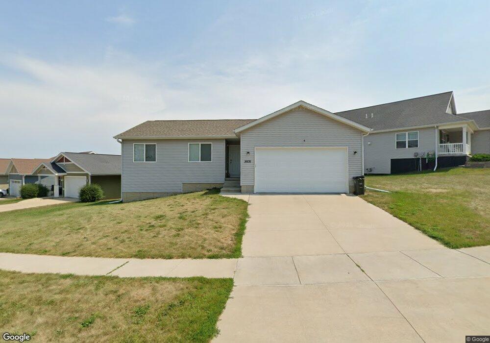 2031 Sugar Creek Dr NW, Cedar Rapids, IA 52405 - photo 1