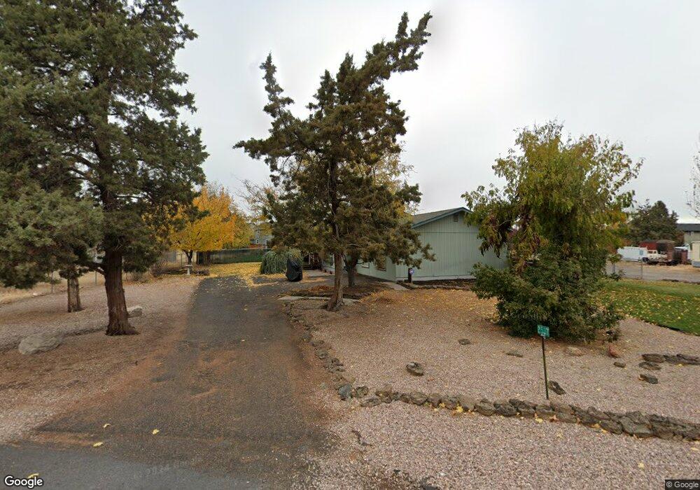 2537 SW Cascade Ave, Redmond, OR 97756 - photo 1