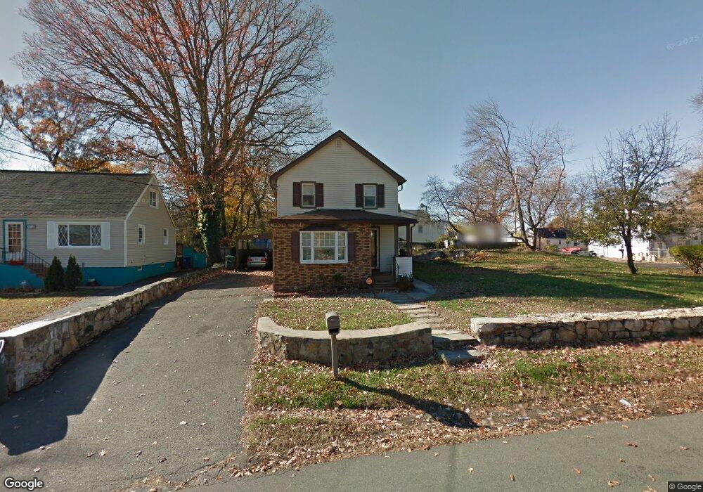 1033 Chopsey Hill Rd, Bridgeport, CT 06606 - photo 1