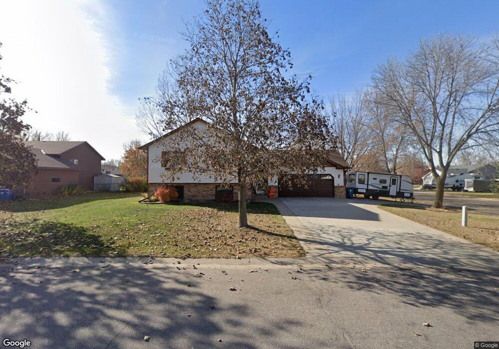 1929 E Highview Dr, Sauk Rapids, MN 56379 - photo 1