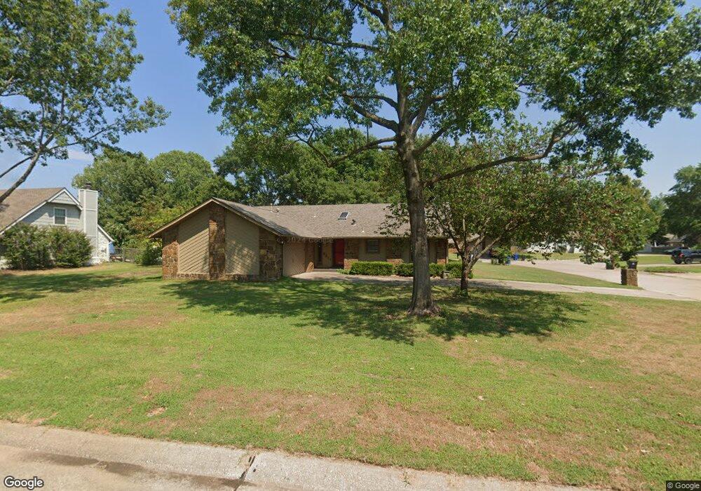 8617 S Willow Springs Ct, Broken Arrow, OK 74011 - photo 1