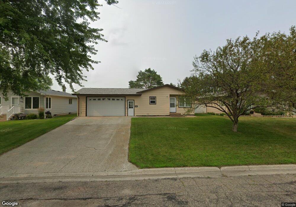 1502 15th St SW, Jamestown, ND 58401 - photo 1