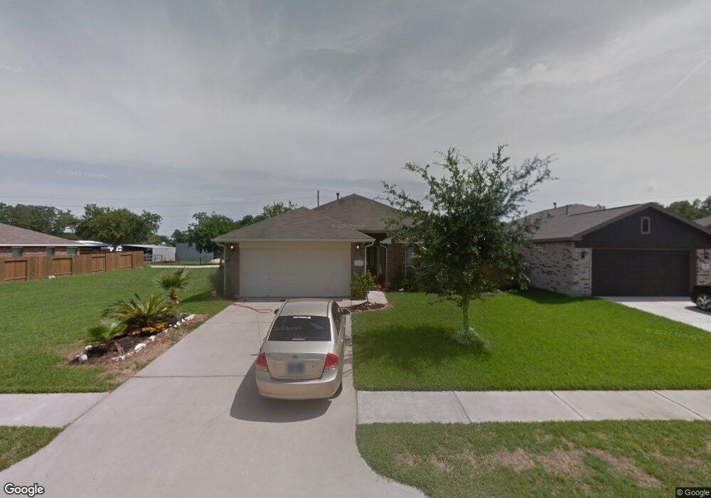 380 Henry St, Alvin, TX 77511 - photo 1