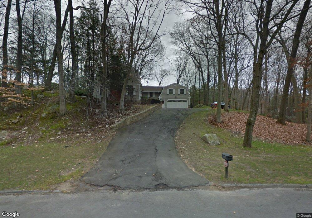 49 Chestnut Hill Ln, Stamford, CT 06903 - photo 1