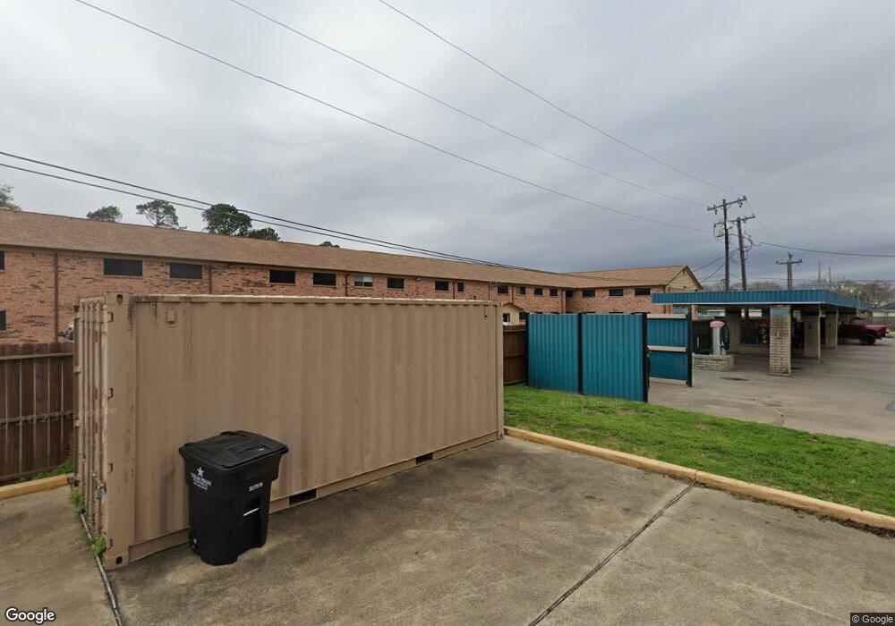 601 E Coombs St, Alvin, TX 77511 - photo 1