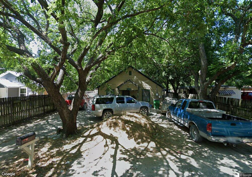 1407 Hemming St, Gainesville, TX 76240 - photo 1