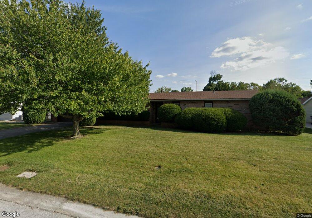 213 Douglas Dr, Tuscola, IL 61953 - photo 1