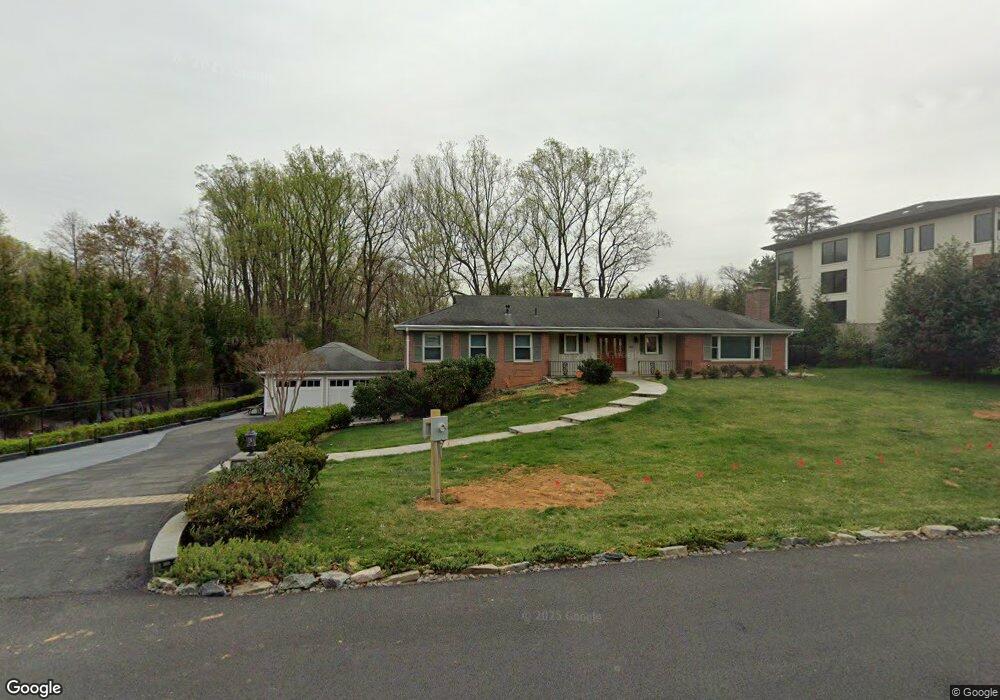 6811 Wemberly Way, McLean, VA 22101 - photo 1