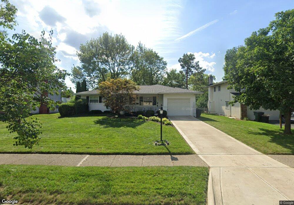 4747 Esterbrook Rd, Columbus, OH 43229 - photo 1