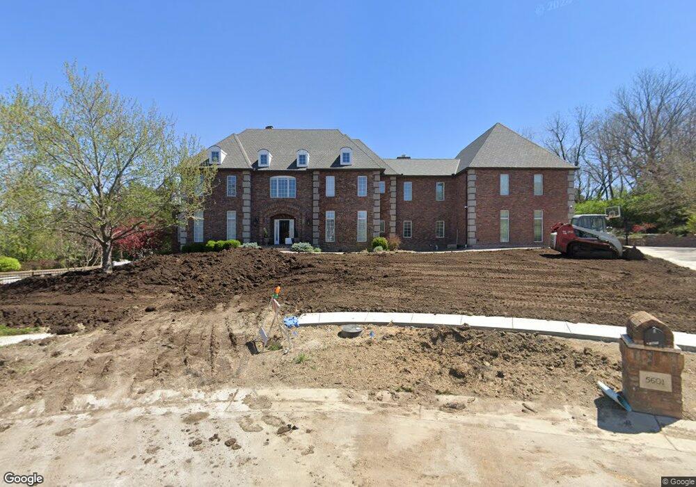 5601 SW Clarion Ln, Topeka, KS 66610 - photo 1