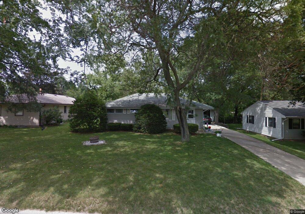 N92W16970 Forest Dr, Menomonee Falls, WI 53051 - photo 1