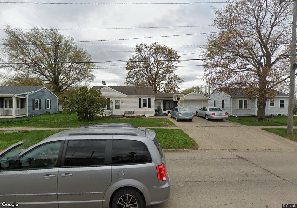 1709 N 4th Ave E, Newton, IA 50208 - photo 1