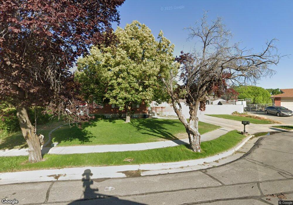 12066 S 2110 W, Riverton, UT 84065 - photo 1