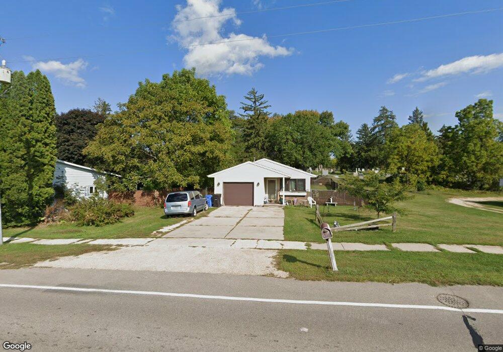 109 S Rutland St, Brooklyn, WI 53521 - photo 1