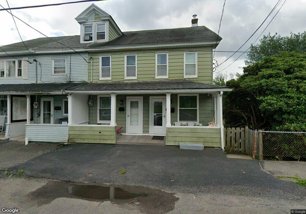 302 W Sherman St, McAdoo, PA 18237 - photo 1