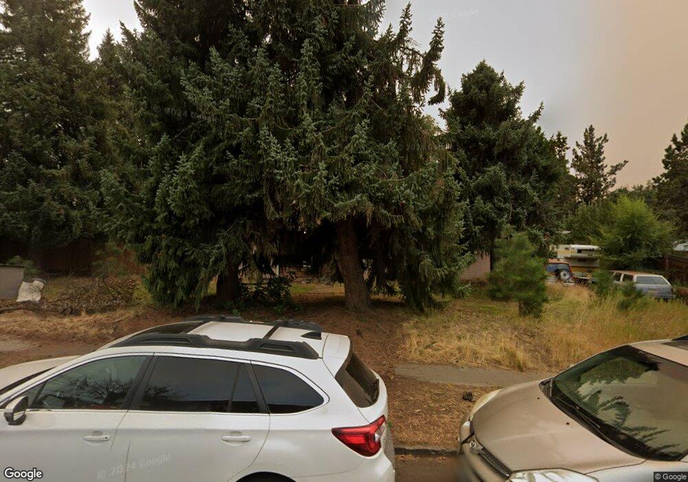 549 NE Clay Ave, Bend, OR 97701 - photo 1