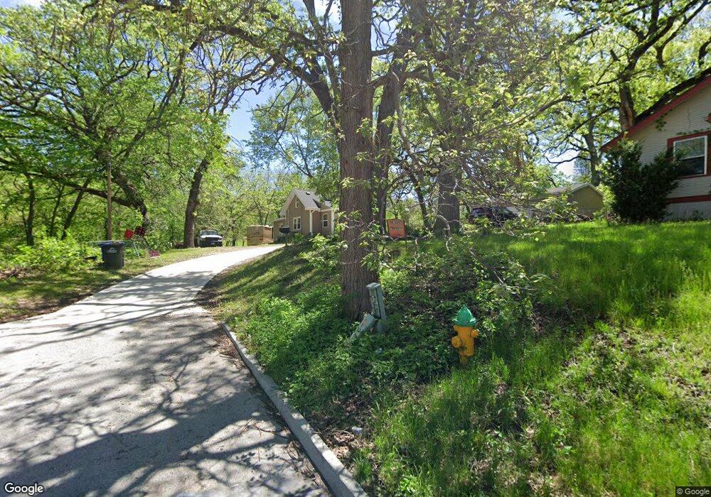 422 Creston Ave, Des Moines, IA 50315 - photo 1