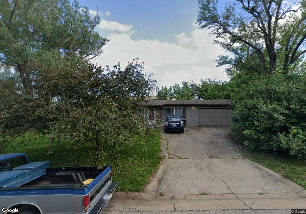 909 SW 32nd St, Topeka, KS 66611 - photo 1