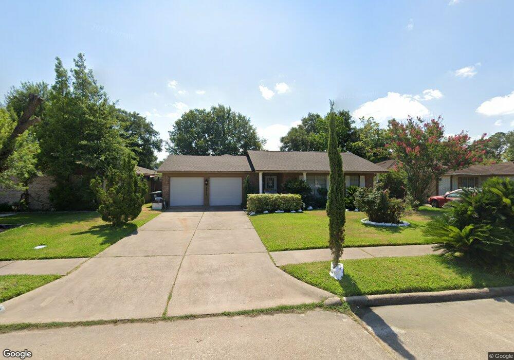 8918 Lazy River Ln, Houston, TX 77088 - photo 1